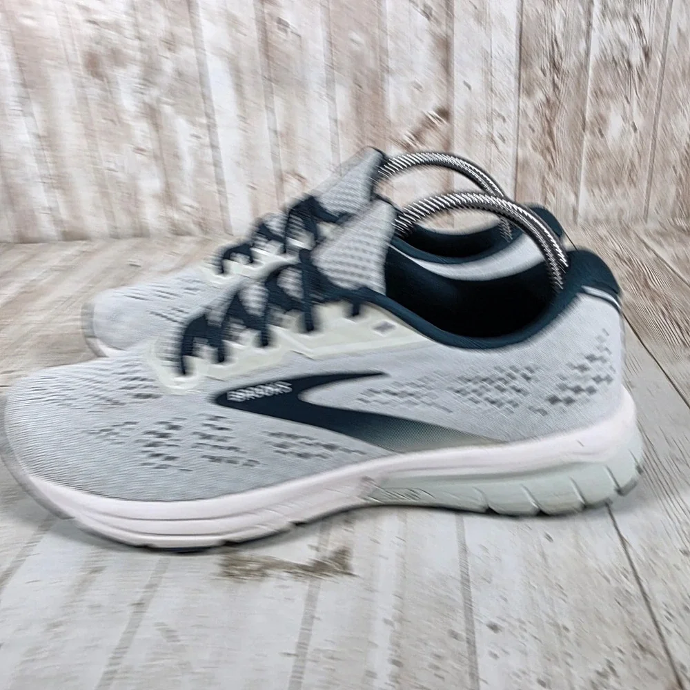 Brooks anthem running